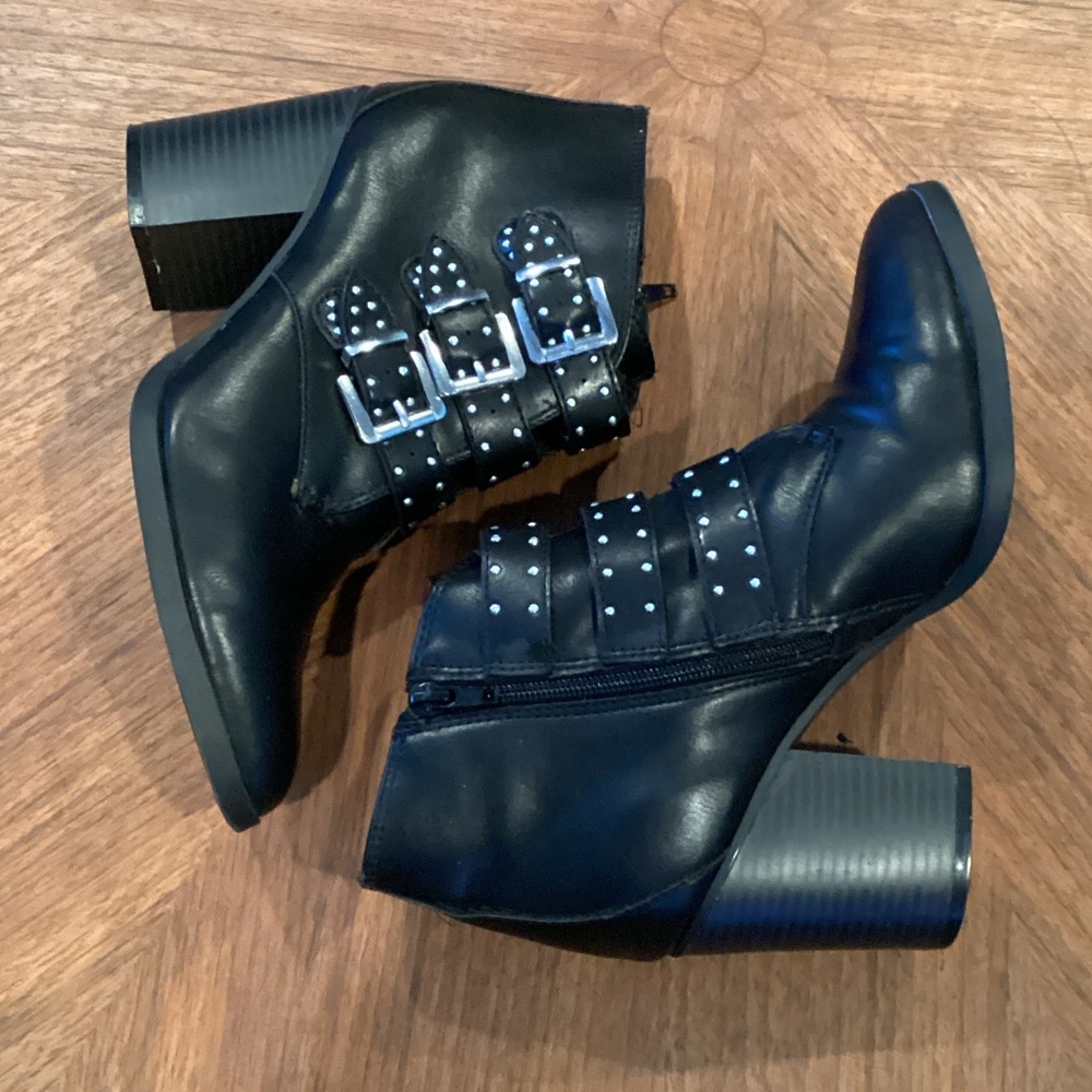 Chic MG Sierra Black Triple Buckle Ankle Boots